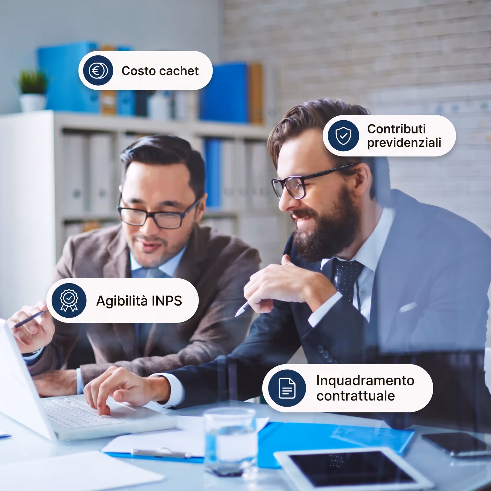Due consulenti al computer, con le voci che seguono per te: costo cachet, contributi previdenziali, agibilità INPS e inquadramento contrattuale